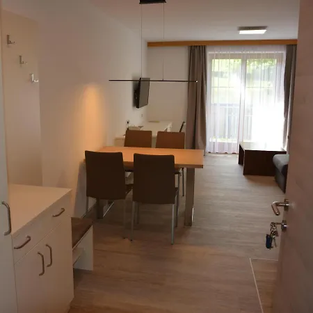 Wohlfuehl Wiesenhof 호텔 3*