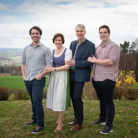 Wohlfuehl Wiesenhof 3*